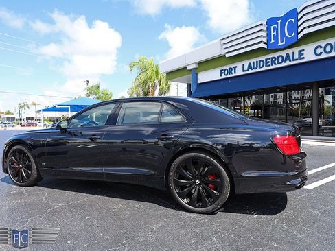 Used 2022 Bentley Flying Spur V8 image 5
