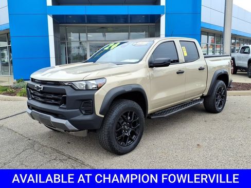 Used 2024 Chevrolet Colorado Trail Boss w/ LPO, Dark Essentials Package AWD/4WD image 3