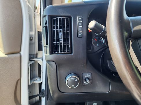 Used 2021 Chevrolet Express 3500 w/ Power Convenience Package image 22