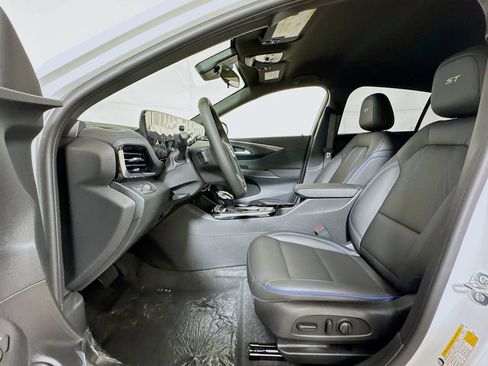 New 2026 Buick Envista Sport Touring w/ Convenience I Package FWD image 11
