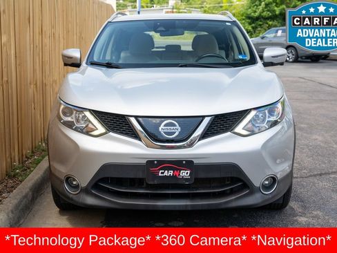 Used 2019 Nissan Rogue Sport SV w/ Technology Package AWD/4WD image 2