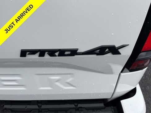 Used 2024 Nissan Frontier PRO-4X w/ Technology Package image 16