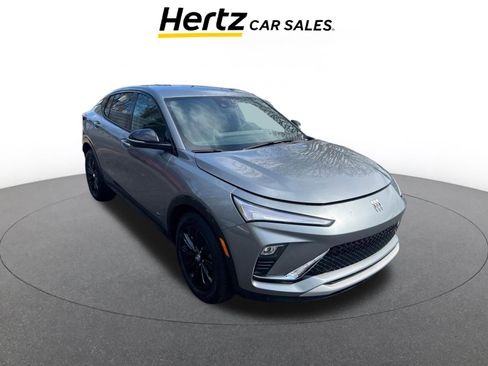 Used 2025 Buick Envista Sport Touring image 1