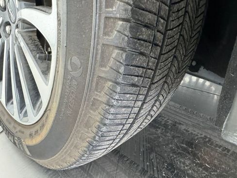 Used 2023 Lincoln Aviator 2WD w/ Premium Package image 11