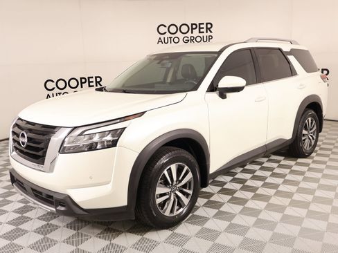 Used 2024 Nissan Pathfinder SL FWD image 10