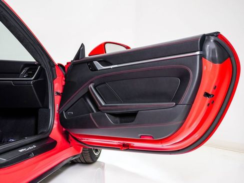 Certified 2022 Porsche 911 Turbo S image 17