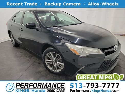 Used 2017 Toyota Camry SE image 1