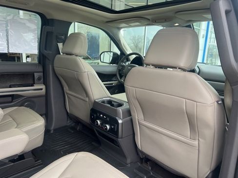 Used 2021 Ford Expedition Limited image 33