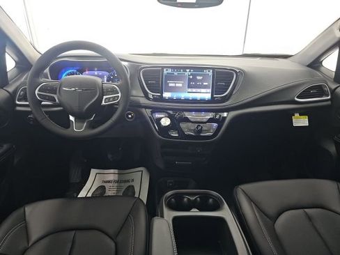 New 2026 Chrysler Pacifica Select image 36