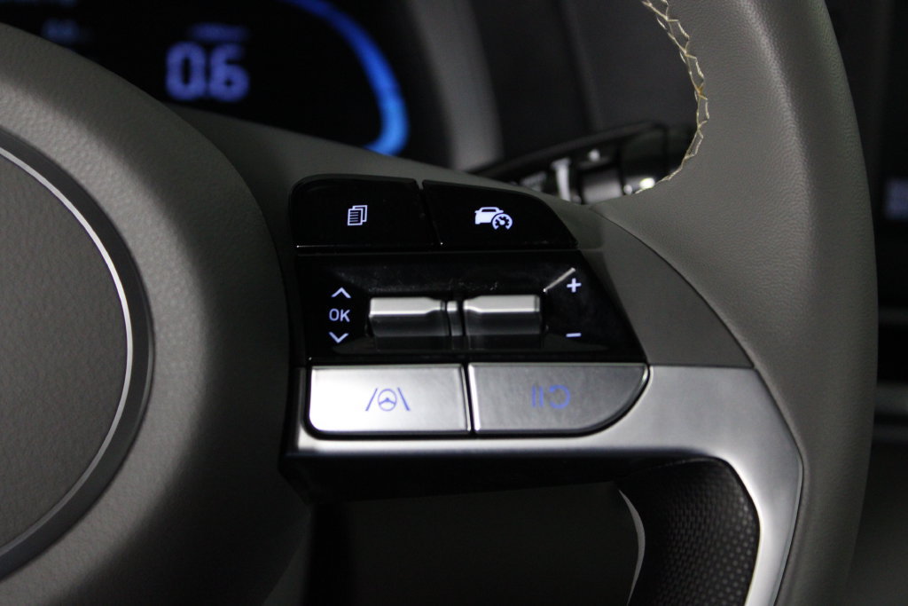 Certified 2026 Hyundai Elantra Sport FWD image 27