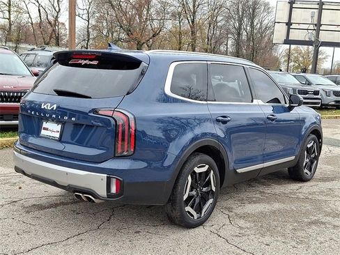 Certified 2023 Kia Telluride EX image 6