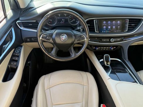 Used 2020 Buick Enclave Essence FWD image 13