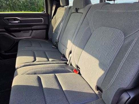 Used 2022 RAM 1500 Big Horn AWD/4WD image 12