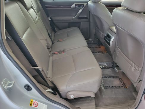 Used 2019 Lexus GX 460 image 16