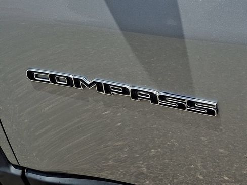 Used 2022 Jeep Compass Limited w/ Sun and Sound Group AWD/4WD image 32