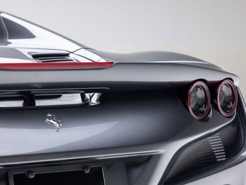 Certified 2022 Ferrari F8 Tributo RWD image 21