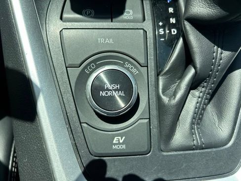 Used 2020 Toyota RAV4 Limited w/ Limited Grade Weather Package AWD/4WD image 24
