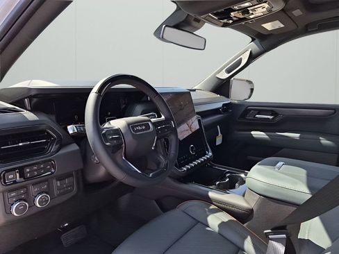 New 2026 GMC Yukon XL AT4 image 30