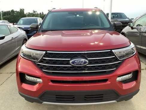 Used 2023 Ford Explorer XLT w/ Equipment Group 202A AWD/4WD image 2