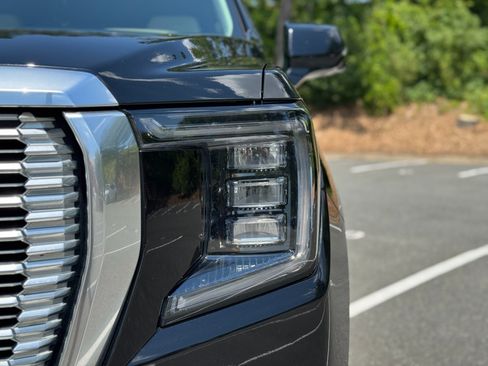 Used 2021 GMC Yukon Denali w/ Denali Ultimate Package AWD/4WD image 21