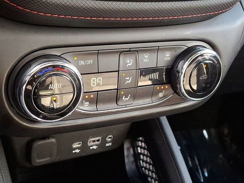 Used 2023 Chevrolet TrailBlazer RS w/ Convenience Package image 16