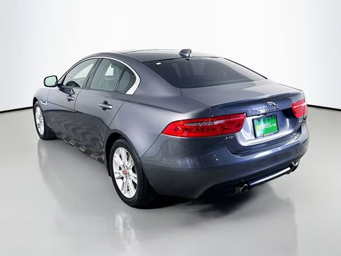 Used 2018 Jaguar XE Premium image 7