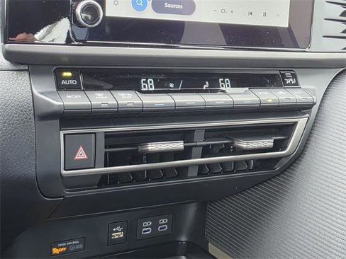 Certified 2026 Toyota Camry SE image 19