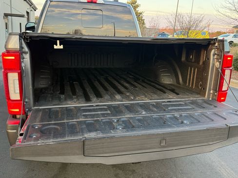 Used 2021 Ford F250 Platinum w/ FX4 Off-Road Package image 11