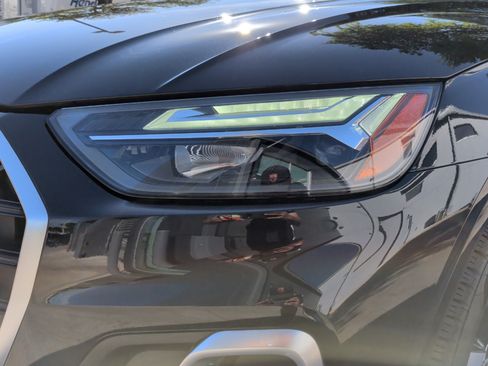 Used 2023 Audi Q5 2.0T Premium w/ Convenience Package image 6