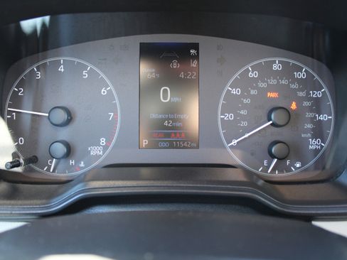 Used 2025 Toyota Corolla LE image 29