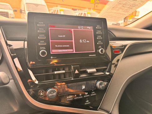 Used 2023 Toyota Camry SE FWD image 16