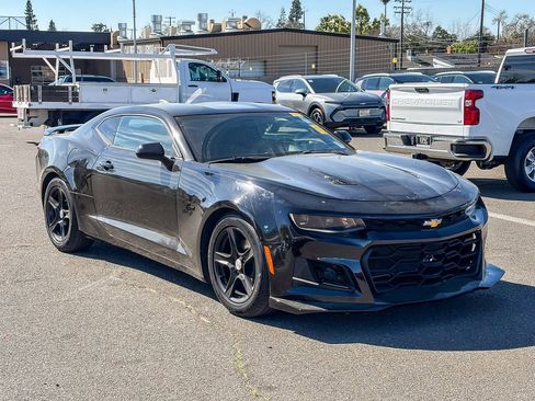 Used 2019 Chevrolet Camaro LT image 5