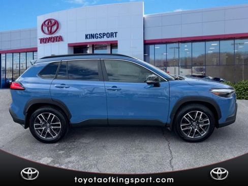 Used 2026 Toyota Corolla Cross XLE w/ Black Badges Package (TMS) image 6