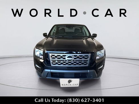 Used 2024 Nissan Frontier SV w/ Technology Package image 3