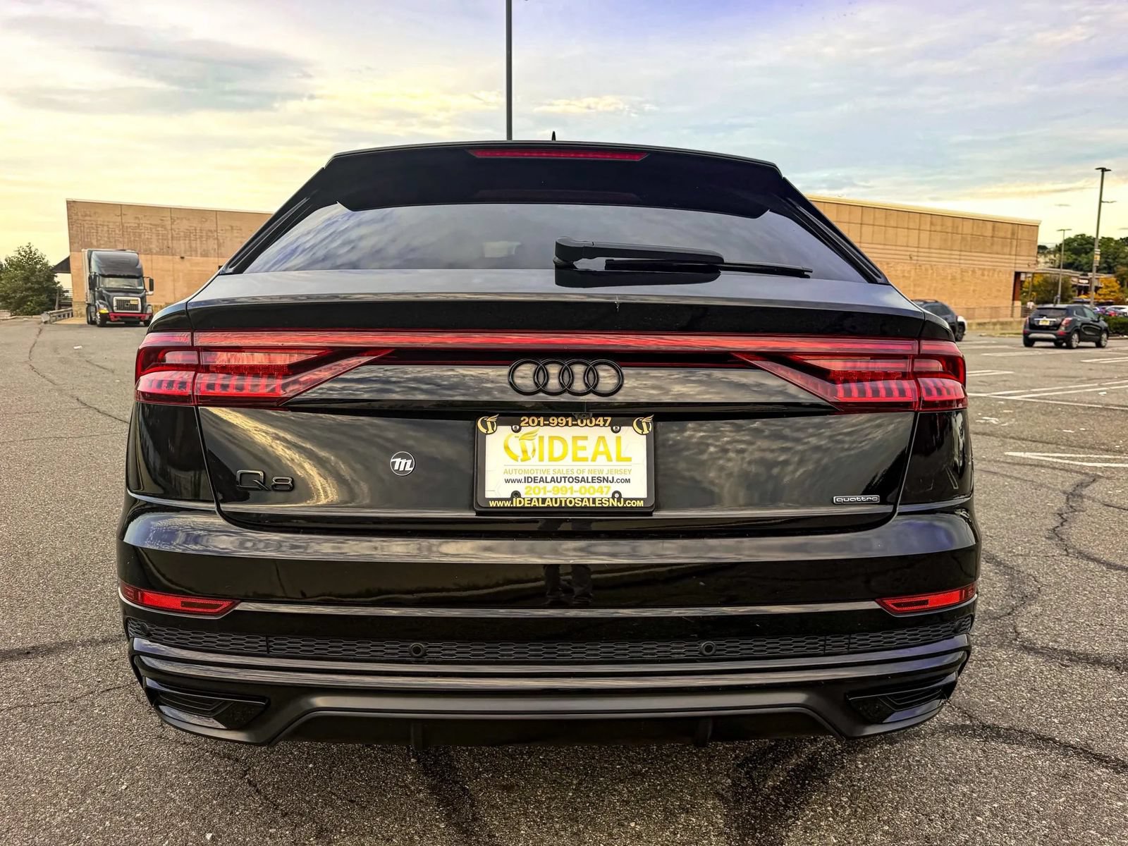 Used 2023 Audi Q8 Prestige AWD/4WD image 5
