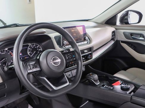 Used 2023 Nissan Rogue SV image 22