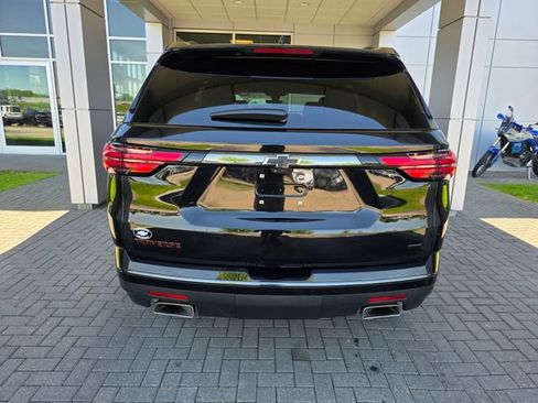 Used 2023 Chevrolet Traverse Premier w/ Redline Edition AWD/4WD image 3