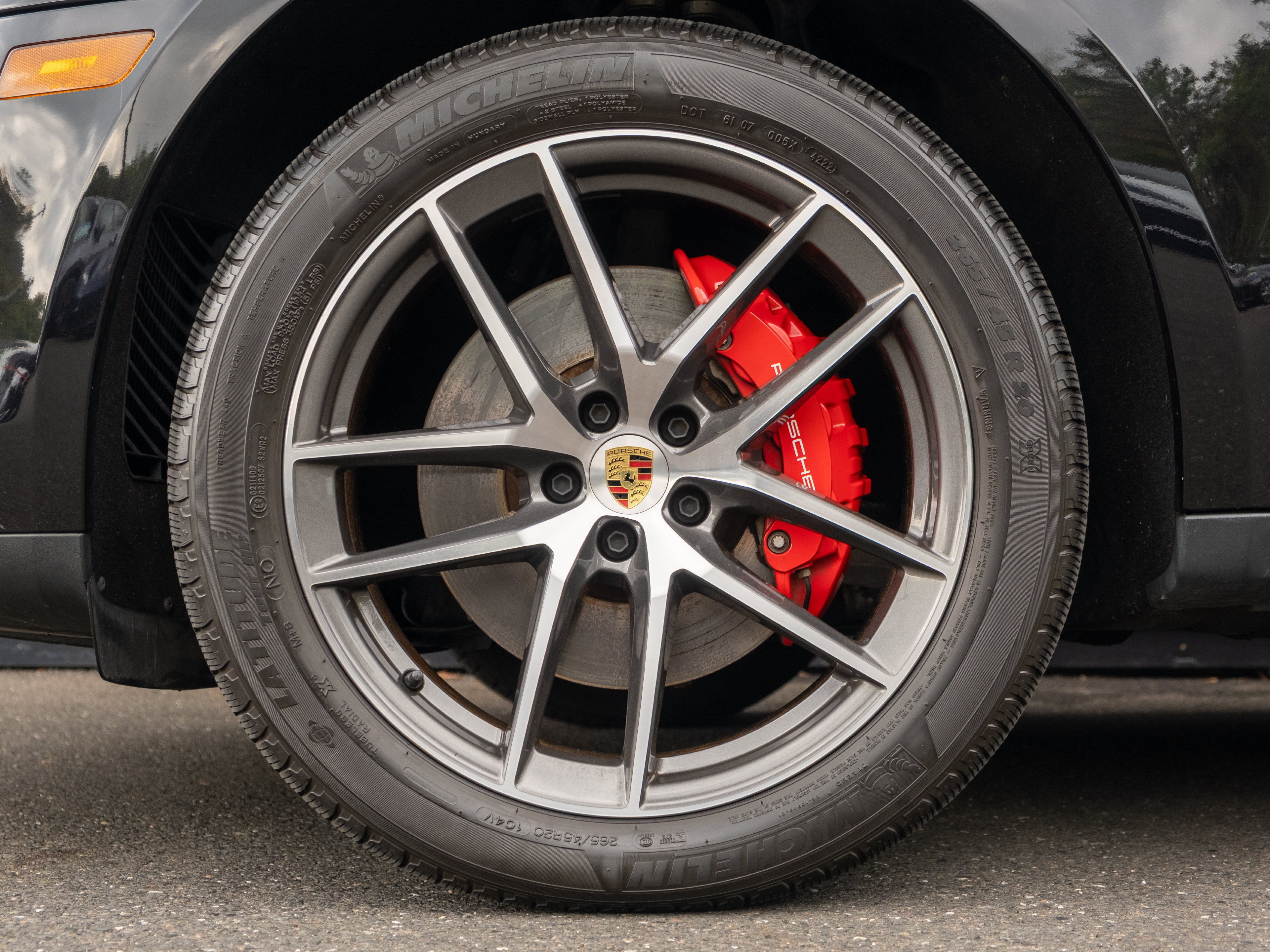 Certified 2023 Porsche Macan S AWD/4WD image 12