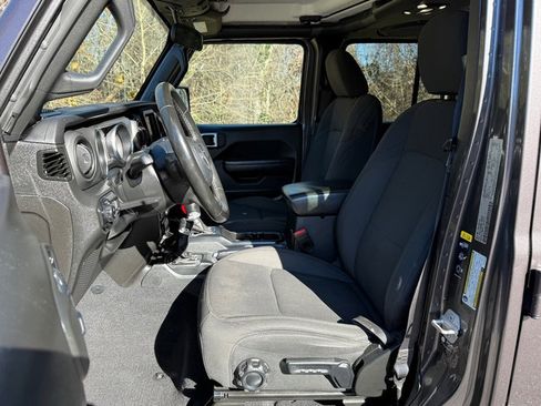 Used 2022 Jeep Gladiator Sport image 12
