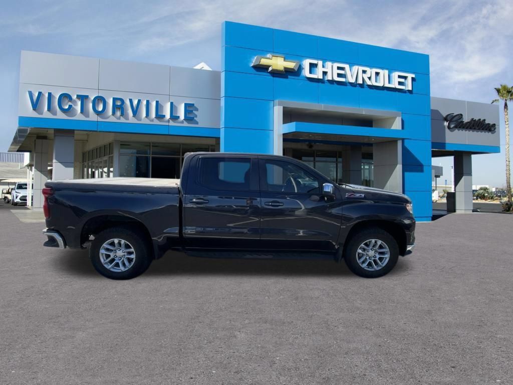 Certified 2022 Chevrolet Silverado 1500 LT w/ Diesel Off-Road Package AWD/4WD image 4