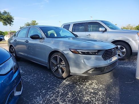 Used 2023 Honda Accord Sport image 2