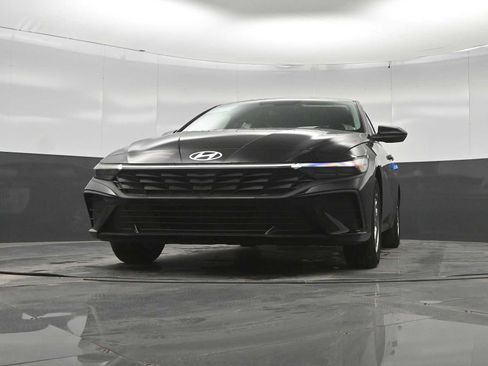 New 2026 Hyundai Elantra SE FWD image 33