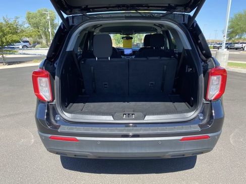 Used 2023 Ford Explorer XLT AWD/4WD image 14
