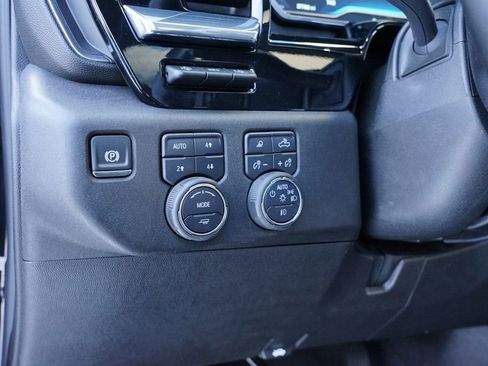 Used 2025 Chevrolet Silverado 3500 LTZ w/ LTZ Plus Package image 17