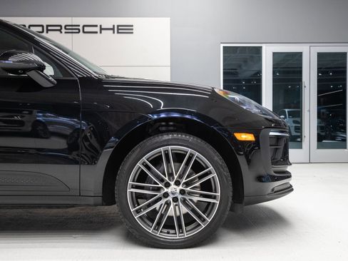 Certified 2023 Porsche Macan image 11