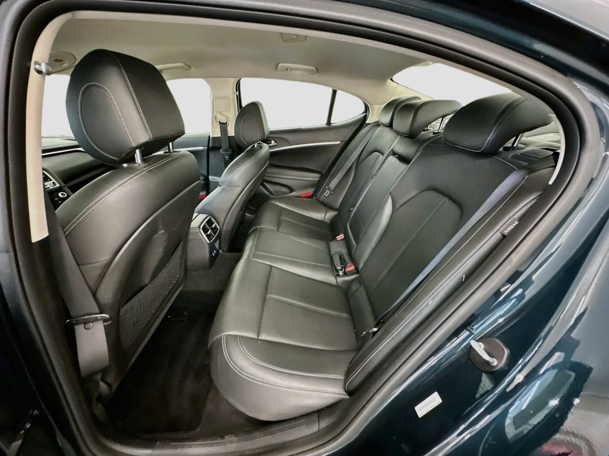 Used 2025 Genesis G70 2.5T AWD/4WD image 29