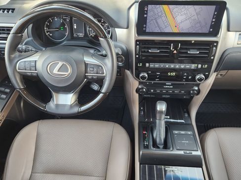Used 2023 Lexus GX 460 Luxury w/ Accessory Package AWD/4WD image 28