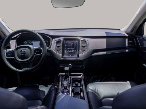 Used 2020 Volvo XC90 T5 Momentum w/ Protection Package Premier image 17