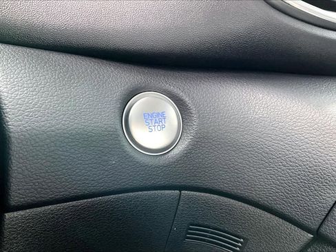 Certified 2022 Hyundai Santa Fe SEL image 29