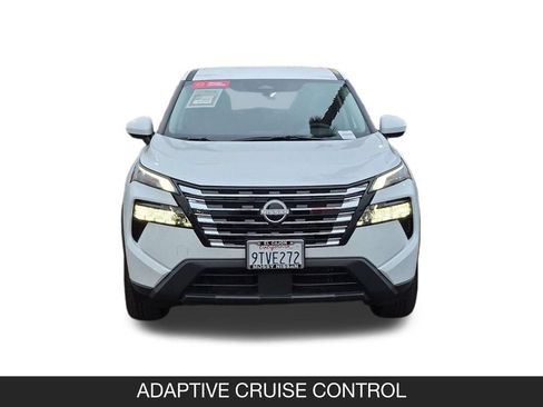 Certified 2026 Nissan Rogue SV FWD image 4